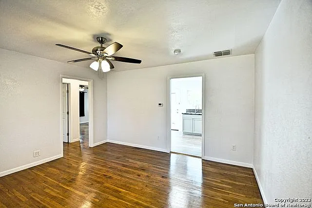571 W Merriweather St — Photo 11