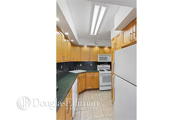 Sold by Douglas Elliman | media 20