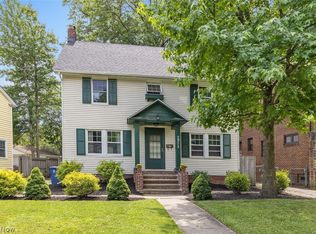 2972 Yorkshire Rd, Cleveland Heights, OH 44118