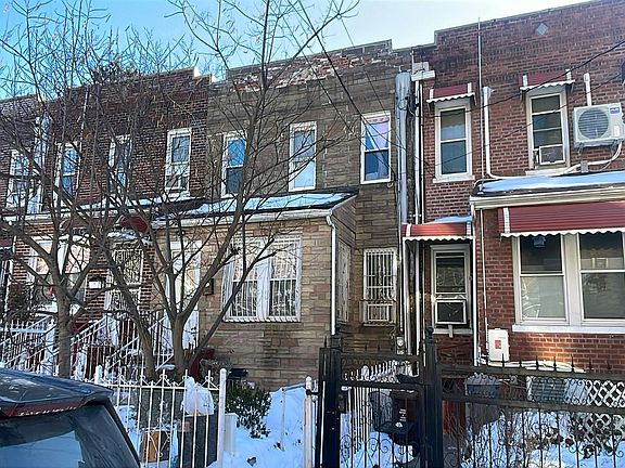 2nd image of 916 E 221st St