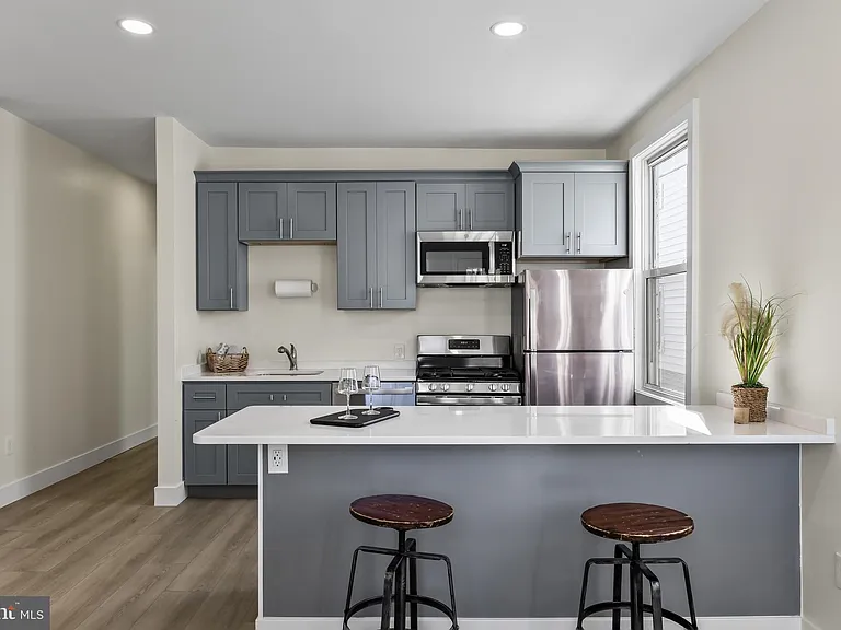 607 Station Ave — Photo 13