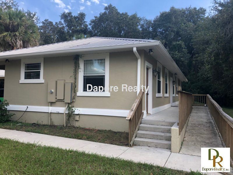 1st image of 3821 Skyway Dr #0