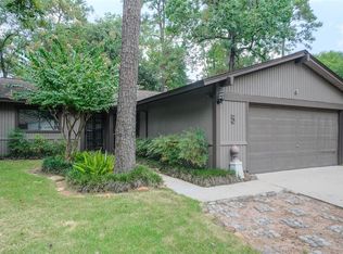 5 Raccoon Ln, Spring, TX 77380