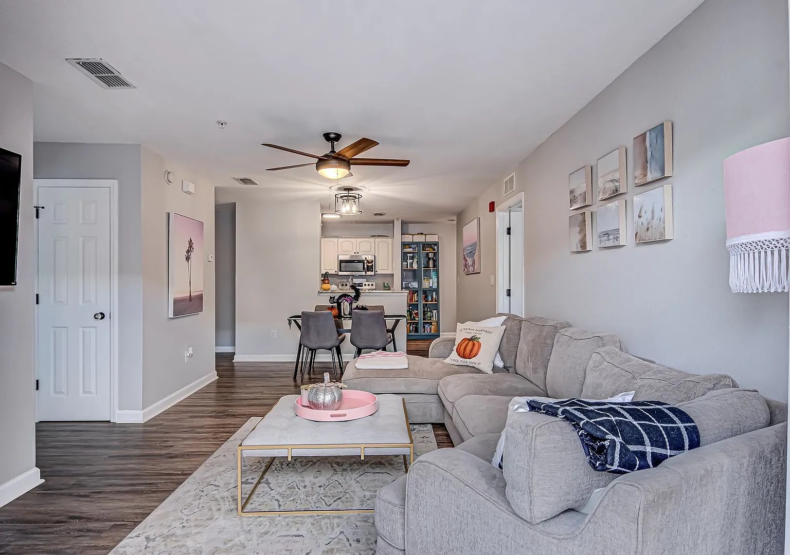 Oxford Terrace Phase I: 4/4 Luxury Apartment Just 3 Blocks From Uf & 1 Block From Sorority Row. L... — Photo 1