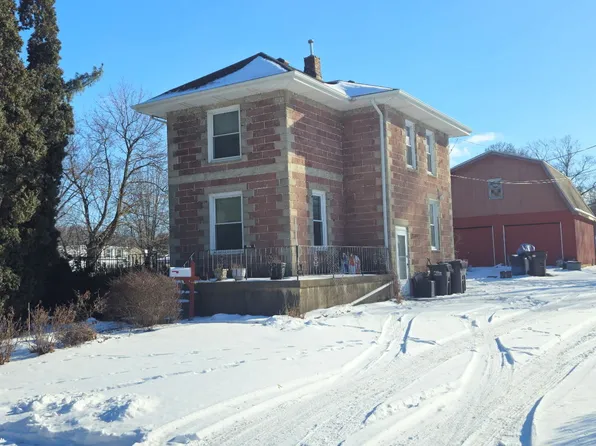 227 E Terra Cotta Ave, Crystal Lake, IL 60014