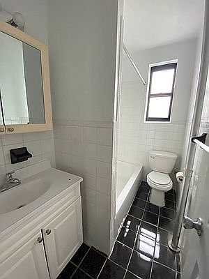 5th image of 305 Ocean Ave #E11
