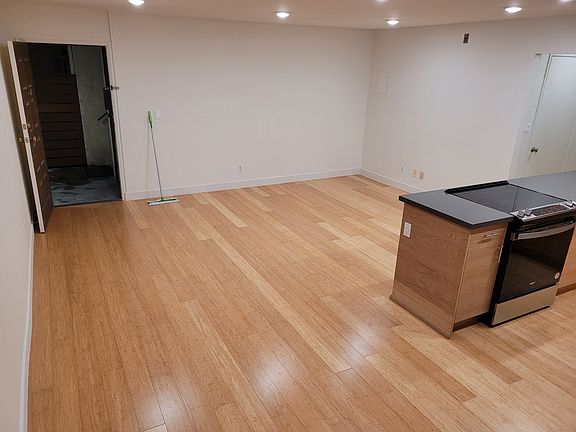 3rd image of 11911 Dorothy St APT 105