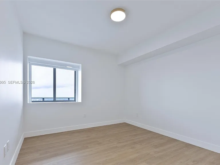 700 NE 24th St #5402 — Photo 28