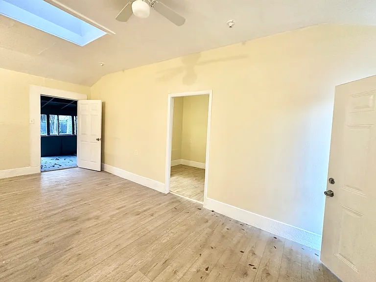 104 E Fowler Ave — Photo 28