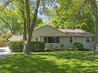 980 Hathaway Ln NE, Fridley, MN 55432