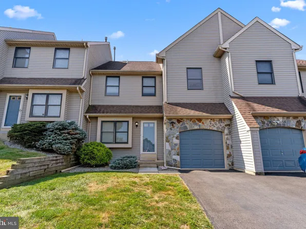 305 Basswood Cir, Langhorne, PA 19053