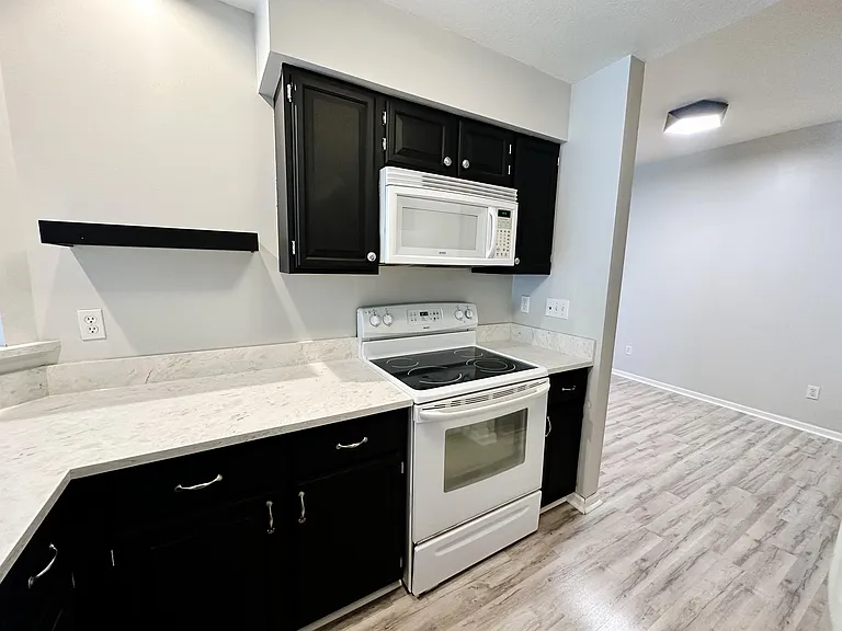 1392 Carling Dr #104 — Photo 16