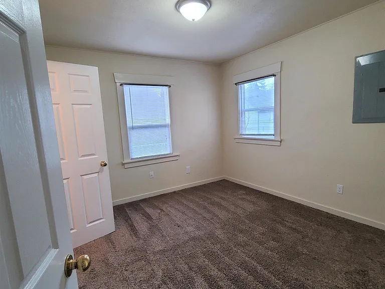 1511 Olympic Hwy S — Photo 8