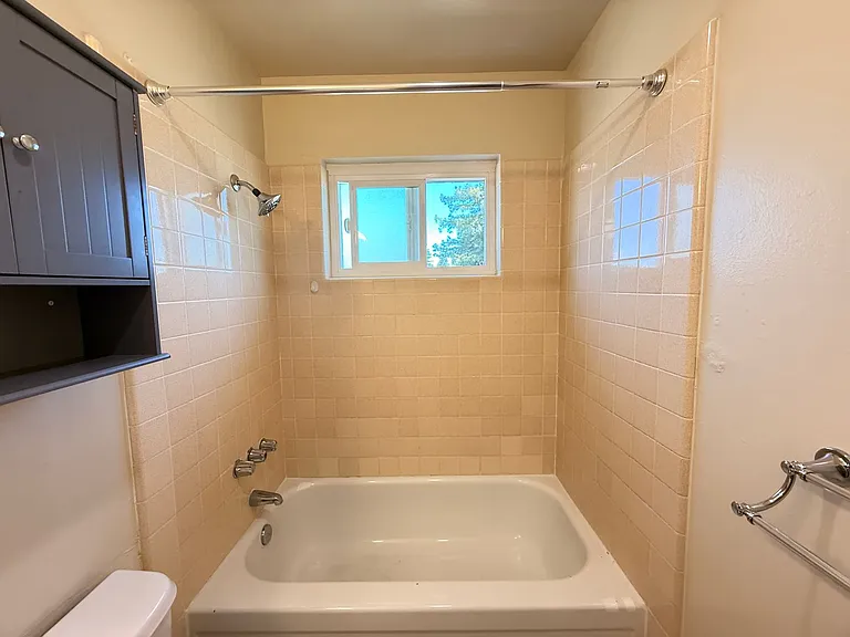 447 S E St #19 — Photo 6