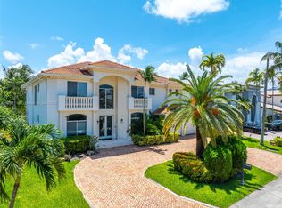 16442 NE 31st Ave, North Miami Beach, FL 33160