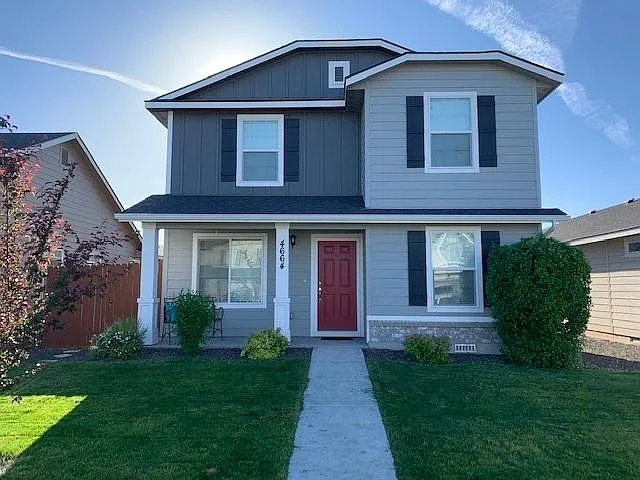 4664 N Price Ave — Photo 1