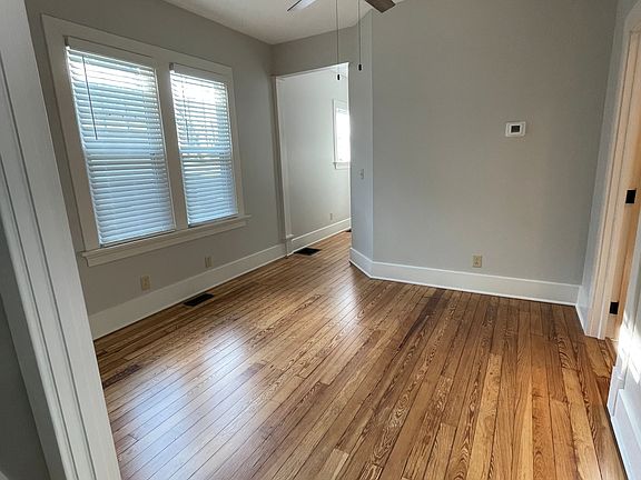 5th image of 907 1/2 Washington St