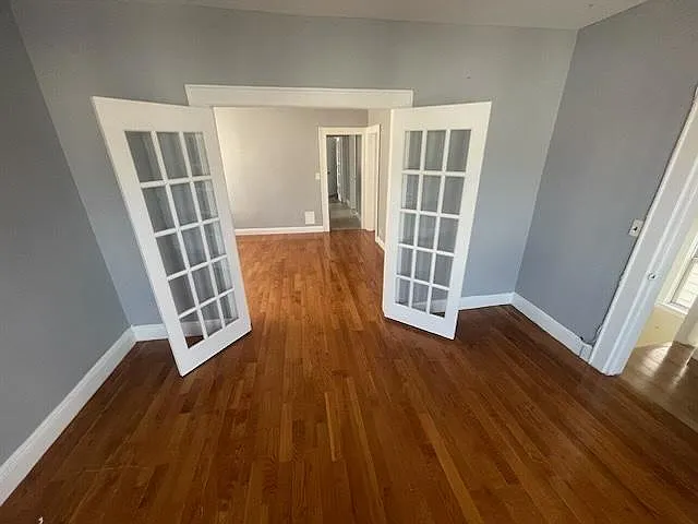 220 Conklin Ave — Photo 2