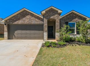 3905 Sara Park Dr, Mustang, OK 73064