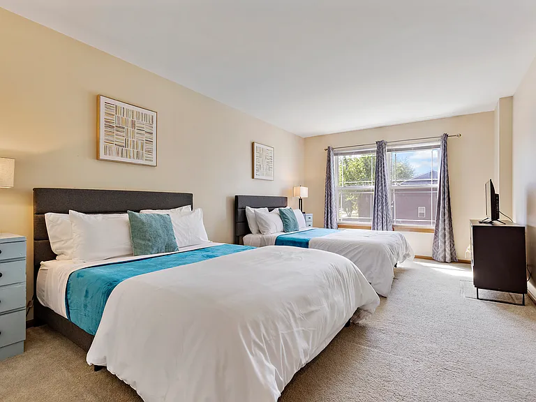 3093 Huntington Dr — Photo 16