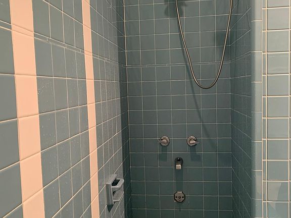 3rd image of 405 Minerva Dr