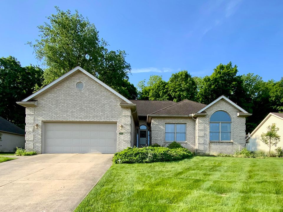 1st image of 47 Woodlake Trl