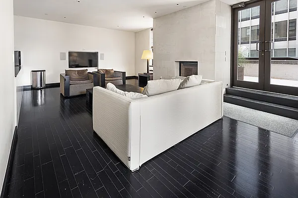 Rented by Compass | media 55