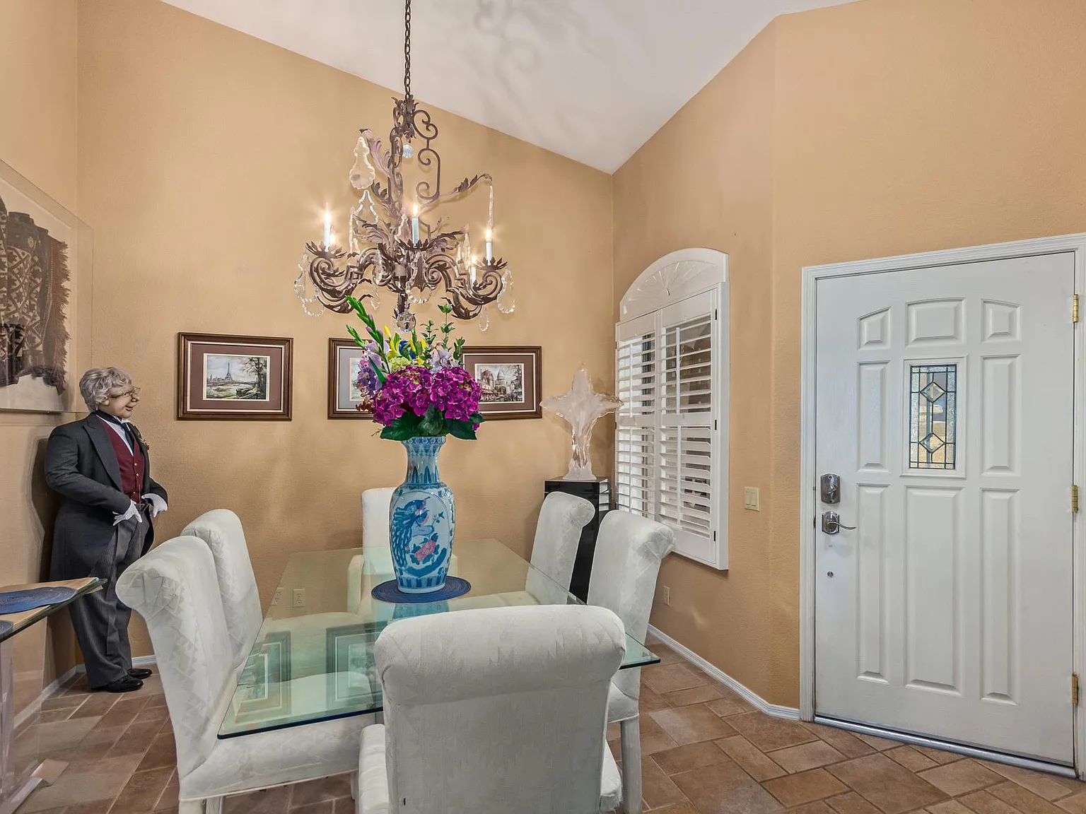 3 bed, 1781 sqft, $2,395 — Photo 2
