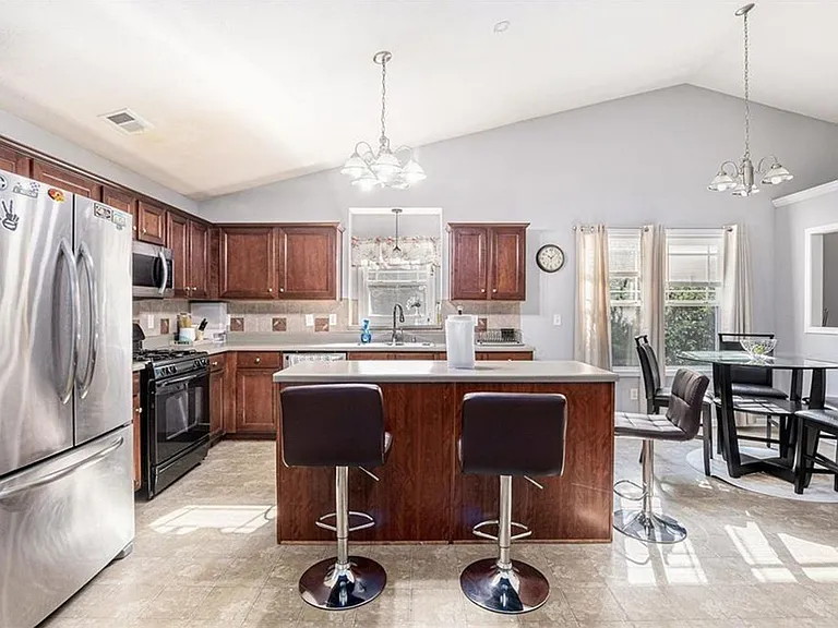 615 Hemlock Ct — Photo 19