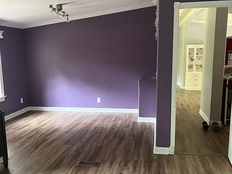 1402 Spring Hill Rd — Photo 2