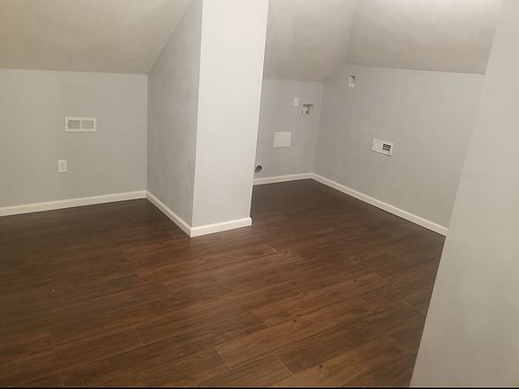 4th image of 114 Huntington Blvd NE #2
