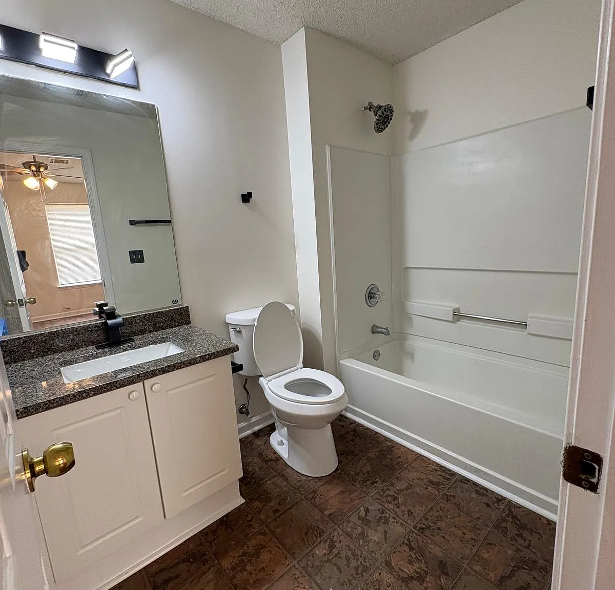2 bed, 2.5 bath, 1150 sqft, $2,850 — Photo 2