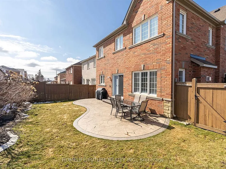 1381 Clearbrook Dr — Photo 36