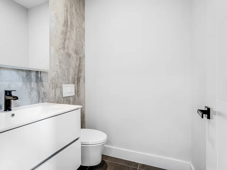 128 E Edsall Blvd #A — Photo 14