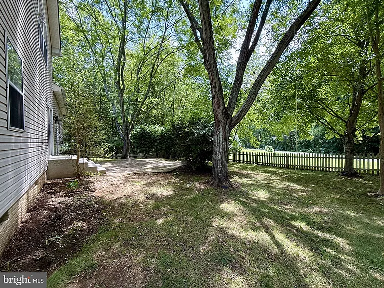 70 Dorothy Ln — Photo 27