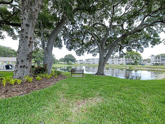 4th image of 821 De Leon Ct #302