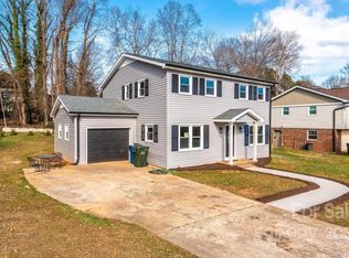 1100 16th Ave NW, Hickory, NC 28601