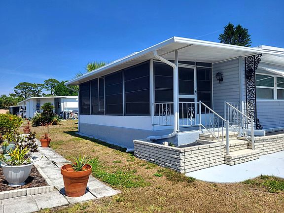 4th image of 2115 York Dr