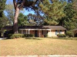 10 Regent Dr, Savannah, GA 31406