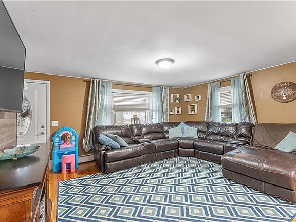 5th image of 50 Merrill St