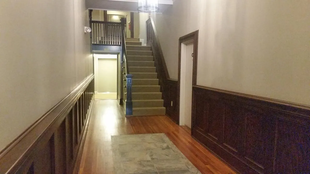 1 bed, 1000 sqft, $1,295 — Photo 3