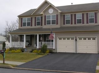 224 Eagle Glen Dr, Coatesville, PA 19320