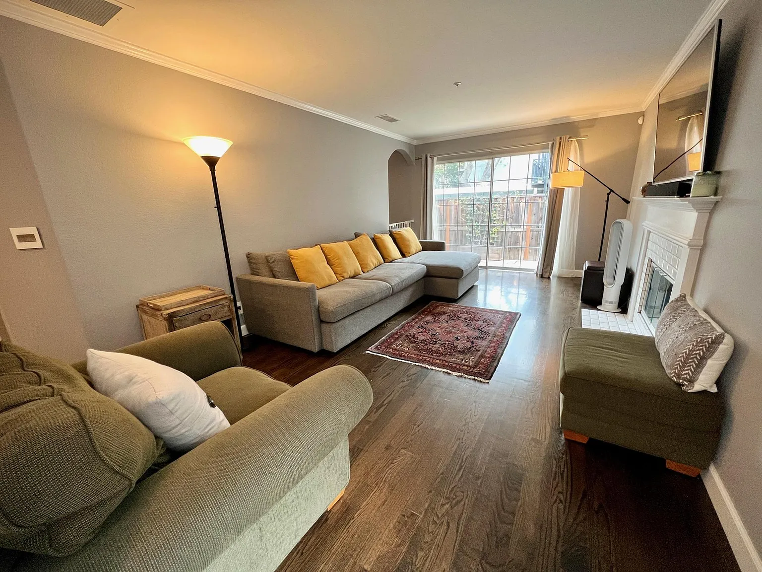 3 bed, 2.5 bath, 1620 sqft, $5,250 — Photo 3
