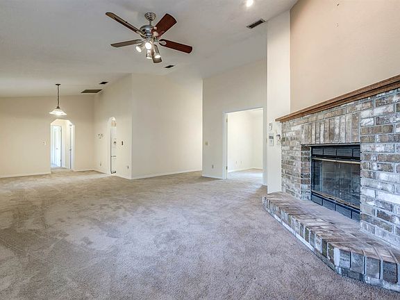 2nd image of 504 Willow Walk Pl