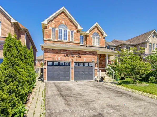 3275 Tacc Dr, Mississauga, ON L5M 0H4