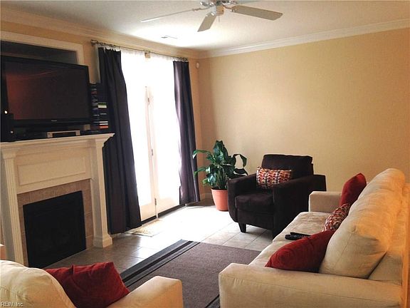 3rd image of 1336 Abelia Way