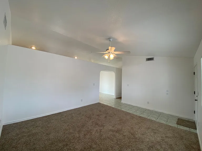 6582 W Hershey Way — Photo 3
