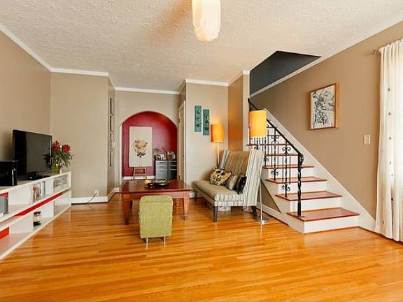 Living w/ dining behind
