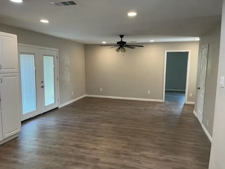 221 Woodbridge Way — Photo 10