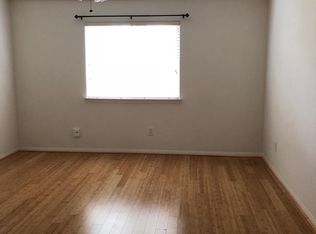 6015 Branch Lake Dr, Houston, TX 77066